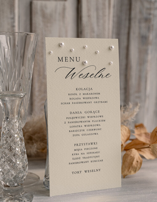 glamour Menu weselne nowoczesne z perełkami, karta dań na weselu, proste i eleganckie menu ślubne, perełki na menu ozdoba stołu weselnego