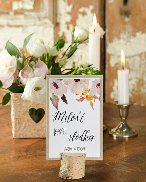 Boho/Etno/Pióra numerki na stoliki ślubne, piękne kwiaty w stylu boho beda ozodoba stołu