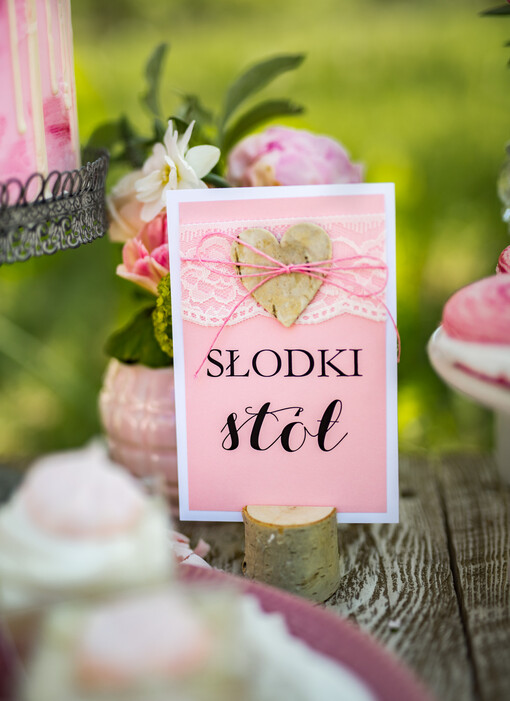 Rustykalne numerek stojak na stół weselny, styl rustykalny wesele w stodole