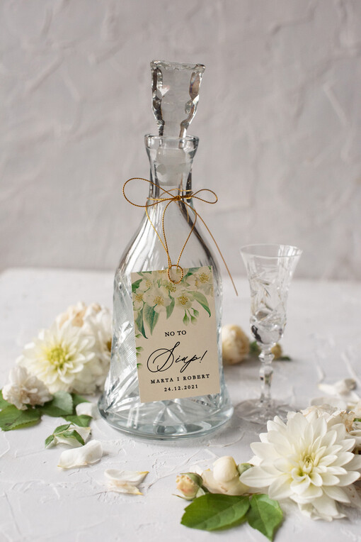 botaniczne podróżnicze  zawieszki ślubne na alkohol rustykalne z własnym tekstem oryginalne zawieszki na butelkę