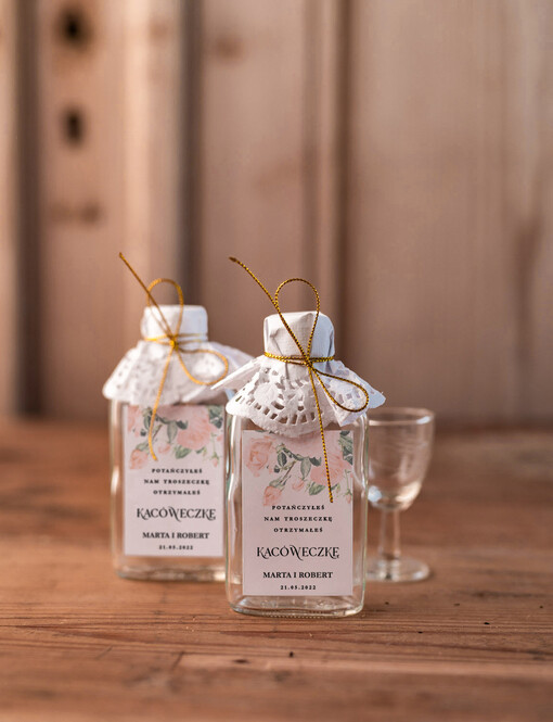 Butelki upominki dla gości weselnych buteleczki na nalewki, pomysł na prezenty dla gosci weselnych, buteleczki na własny alkohol