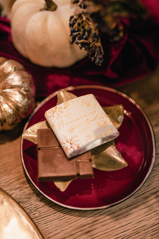 Czekoladki podziękowania dla gości na weselu pamiątki dla gości weselnych czekolada z waszymi imionami czekoladka 5x5 cm mleczna