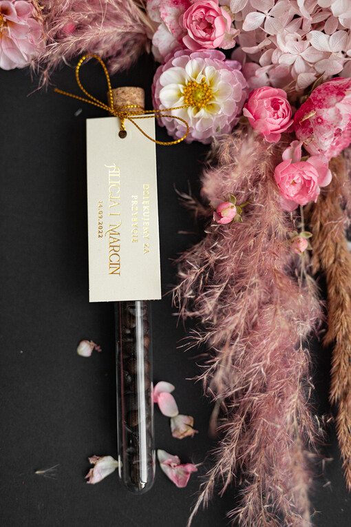 Fiolki ślubne upominki dla gości weselnych, pomysłowe saszetki kawa, piękne fiolki na herbatę