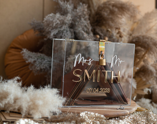 glamour akrylowa kopertówka na koperty, pudełko na koperty przezroczyste z pleksy, pomysł na pudełko na koperty na weselu, akrylowe pudełko na koperty