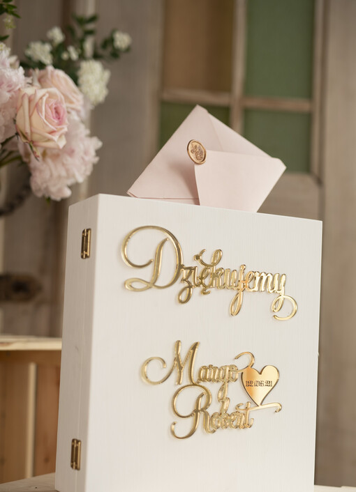 glamour biała skrzynka na kartki ślubne pudełko box na koperty z życzeniami złote napisy wasze imiona