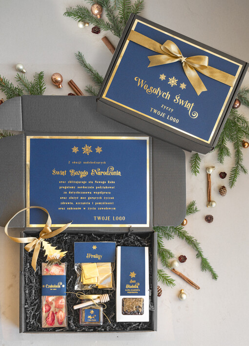słodkie zestawy  kosze prezentowe dla firm, prezenty biznesowe  z kawą i herbatą, upominki na święta dla pracowników i kontrahentów, personalizowane prezenty firmowe, zestawy świąteczne z logo, firmowe upominki świąteczne