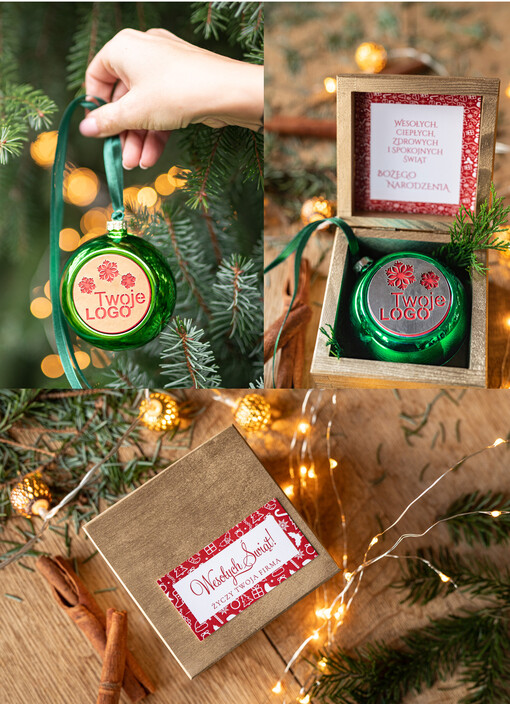 drobne prezenty dla firm Prezent Biznesowy Na Święta z Logo Ekskluzywna Bombka z logo na choinkę z Logo Firmy , życzenia zapakowane w  drewniane pudełko