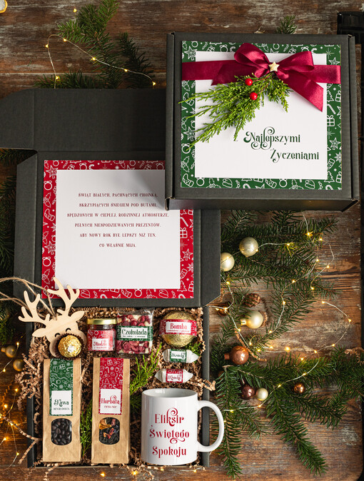 zestawy z kubkiem i filiżanką praktyczny świąteczny dla niej pod choinkę, ciekawy prezenty dla mamy na swieta, box kubek świateczny i zestaw do kawy herbaty dla dziewczyny, bozonarodzeniowy prezent dla mamy