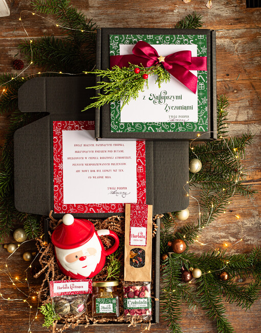 zestawy z kubkiem i filiżanką praktyczny świąteczny dla niej pod choinkę, ciekawy prezenty dla mamy na swieta, box kubek świateczny mikołaj i zestaw do kawy herbaty dla dziewczyny, bozonarodzeniowy prezent dla mamy