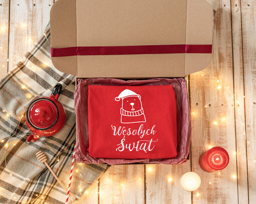 koszulki Pomysła na prezent świąteczna koszulka różne rozmiary, czerwona świąteczna koszulka, koszulka świąteczna z nadrukiem,  prezent na święta koszulka z nadrukiem