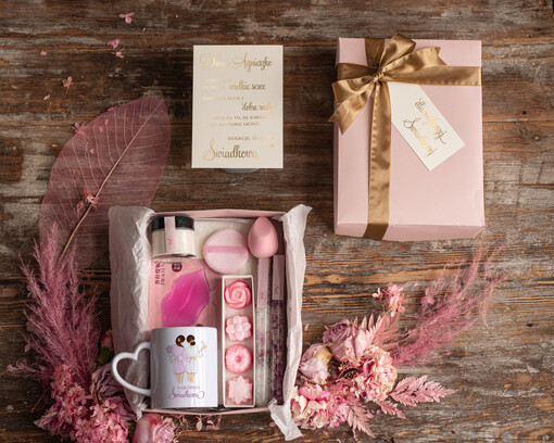 podziękowania dla świadkowej Podziękowanie za Świadkowanie Prezent dla Świadkowej Piękny Zestaw Kosmetyczny  z Kubkiem