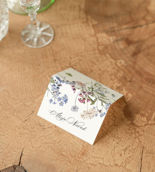 Nowoczesne prosta forma  eleganckie winietki na stół weselny wizytówki ślubne, winietki ślubne wizytówki dla gości weselnych, usadzenie gości na weselu, ozdoba na stół weselny winietki z delikatną grafiką