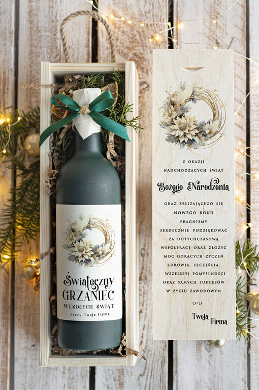 GRZANIEC Grzaniec ze świąteczną etykietą w drewnianej skrzynce z nadrukiem, firmowe świąteczne prezenty dla klientów, upominki prezenty biznesowe dla firm,