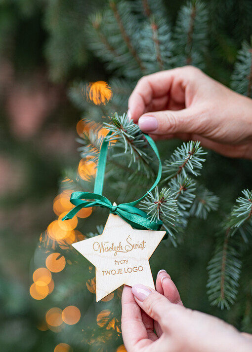 DREWNIANE ZAWIESZKI Prezent Biznesowy Na Święta z Logo drewniana Bombka z logo na choinkę Zawieszka gwiazdka z Logo Firmy  z Logo