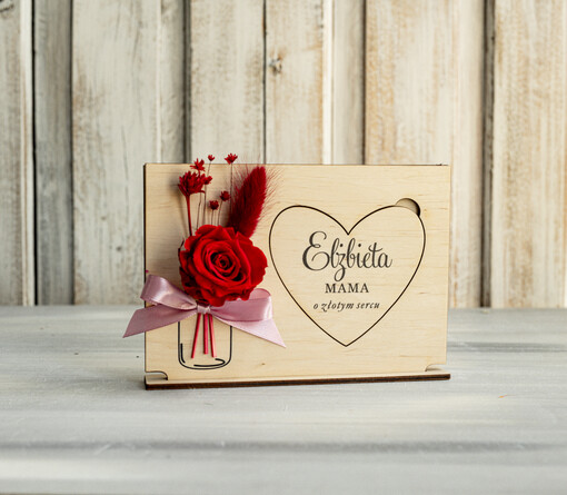 kwiaty flowerboxy drewniana tabliczka z życzeniami na dzień Mamy z wieczną rożą prezent z okazji dnia Matki, kwiaty prezent dla mamy,