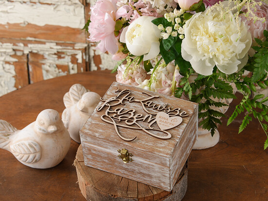 Pudełka Szkatułki na Obrączki szkatułki pudełko na obrączki ślubne wasze imiona i data 03/sco/szk