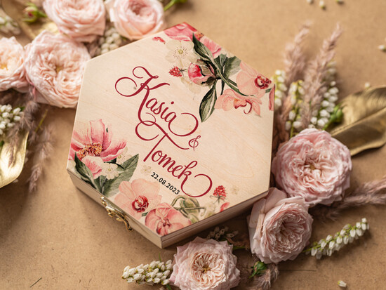 Pudełka Szkatułki na Obrączki szkatułki szkatułka na obrączki wasze imiona i data 07/drew/obraczki