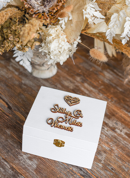 Pudełka Szkatułki na Obrączki szkatułki pudełeczko na obrączki ślubne wasze imiona 04/drewB/szk