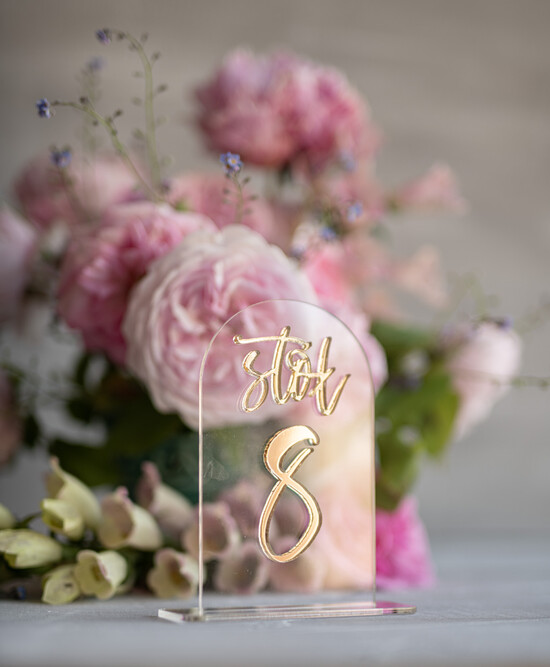 Numery na stół Akryl tabliczka z numerem stołu weselnego, złote lusterkowe napisy 27/akryl/nrS