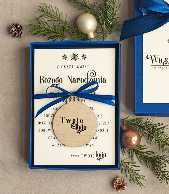 Kartki świąteczne z logo firmy kartka pudełko Biznesowe kartki świąteczne z logo w pudełku z bombką na choinkę- drewniane zawieszki na choinkę pre 06/pudZW/ksw
