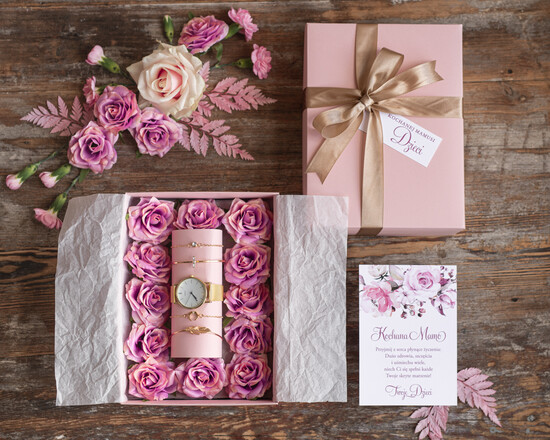 Prezenty dla Mamy biżuteria szkatułki na biżuterie Prezent na Dzień Mamy Zegarek i bransoletki Upominek Dla Mamy Flowerbox z biżuterią 01/zegB/flowerBOX