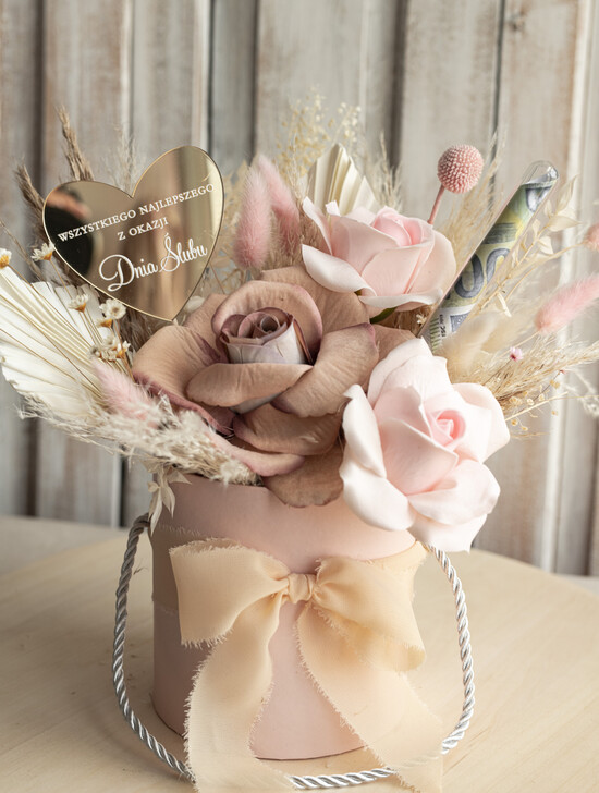 Prezenty dla Młodej Pary flowerbox, kartki z życzeniami, pudełka na prezenty kwiaty dla Pary Młodej flowerbox z suszonych kwiatów, pomysł na wręczenie pieniędzy Parze Młodej, kw 05/fboxT/MPara