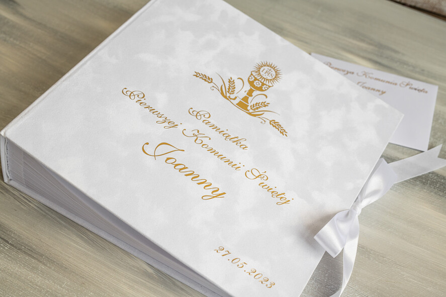 Albumy ślubne Pudełka na zdjęcia album na zdjęcia Pamiątka Pierwszej Komunii Świętej, Personalizowany Album na zdjęcia, Prezent na Pierwszą Komunię Świętą, Biały Welurowy Album na Zdjęcia9