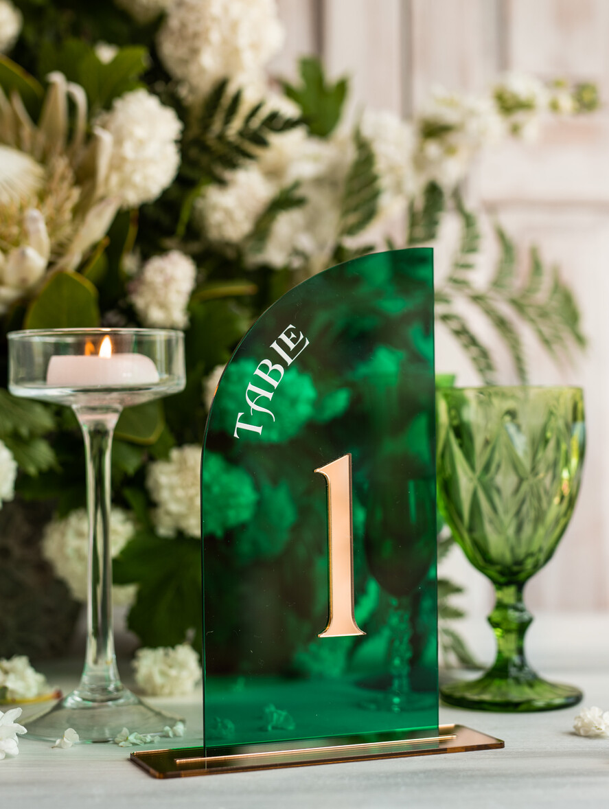 Numery na stół Akryl zielone numerki na stoły weselne, elegancka i nowoczesna forma karty dań na weselu, akrylowe zielone menu weselne, 0