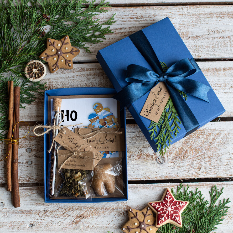 Kartki świąteczne z logo firmy kartka pudełko firmowe kartki swiateczne z logo, kolorowe pudełka z kartką świąteczną0