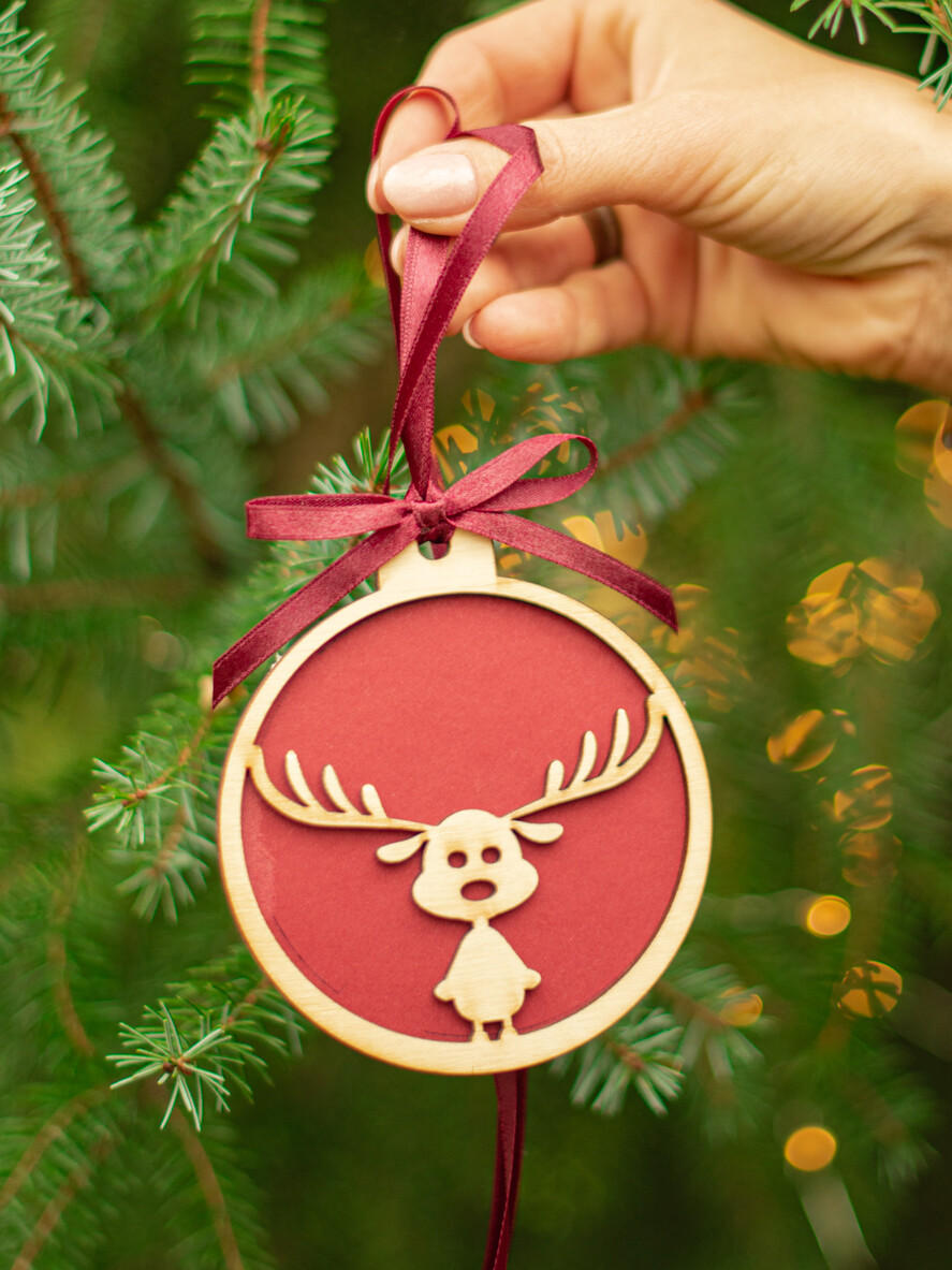 Kartki świąteczne z logo firmy z magnesem lub zawieszką na choinkę kartki swiateczne z logo twojej firmy, kartki z drewnianą bombką3