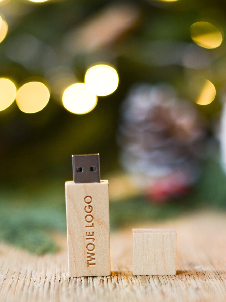 Prezenty oferta dla Firm pendrive podstawki na tablet telefon zestawy świąteczne dla wymagających zestawy dla firm pendrive z logo 0