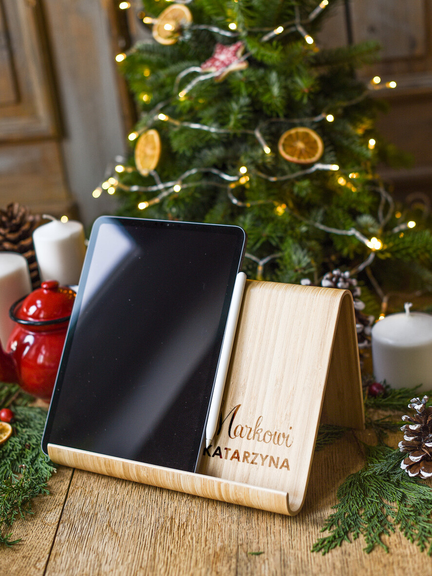 prezenty dla niego pendrive podstawki na tablet telefon pomysł na prezent dla faceta pod choinkę, podstawka na telefon z frawerem1