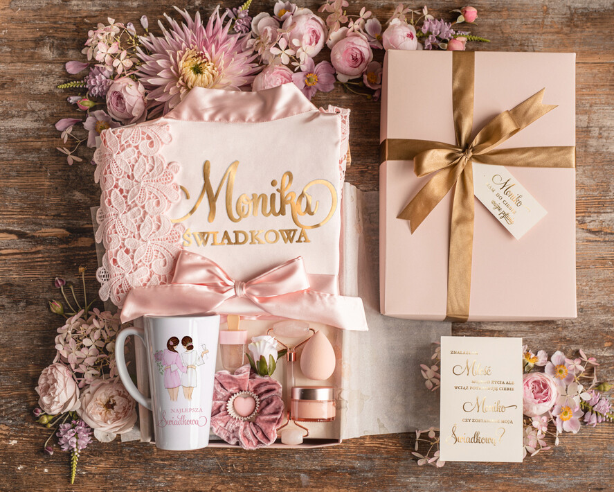 Prezenty dla świadków boxy prezentowe dla Świadkowej, prośba o świadkowanie  zestaw kosmetyków, kubek z nadrukiem, prośba o świadkowanie pomysł na prezent dla świadkowej0