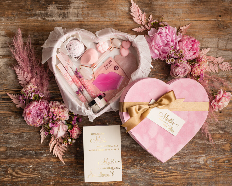 Prezenty dla świadków boxy prezentowe dla Świadkowej, prośba o świadkowanie   Prośba o Świadkowanie Serce Prezentowe - Prezent dla Świadkowej  Zestaw Ksometyków Czy zostaniesz moją Świadkową?0