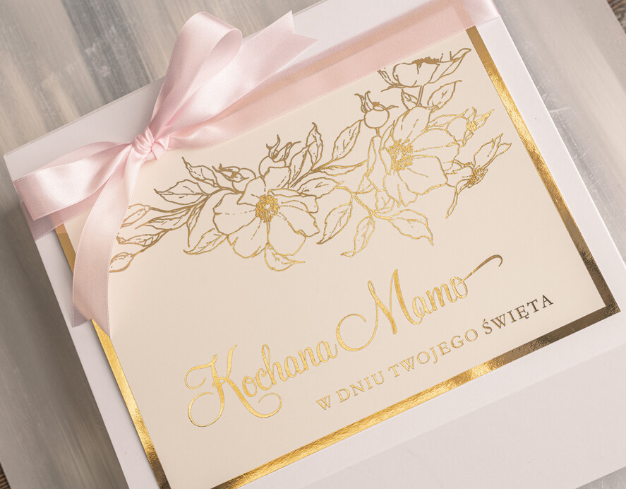 Prezenty dla Mamy zestawy w welurowych i ozdobnych pudełkach Wyjątkowe prezenty dla Mamy, zastawy prezentowe z filiżanką dla mamy, box z okazji dnia mamy z filiżanką i herbatą, pomysł co dać mamie na dzień mamy 14