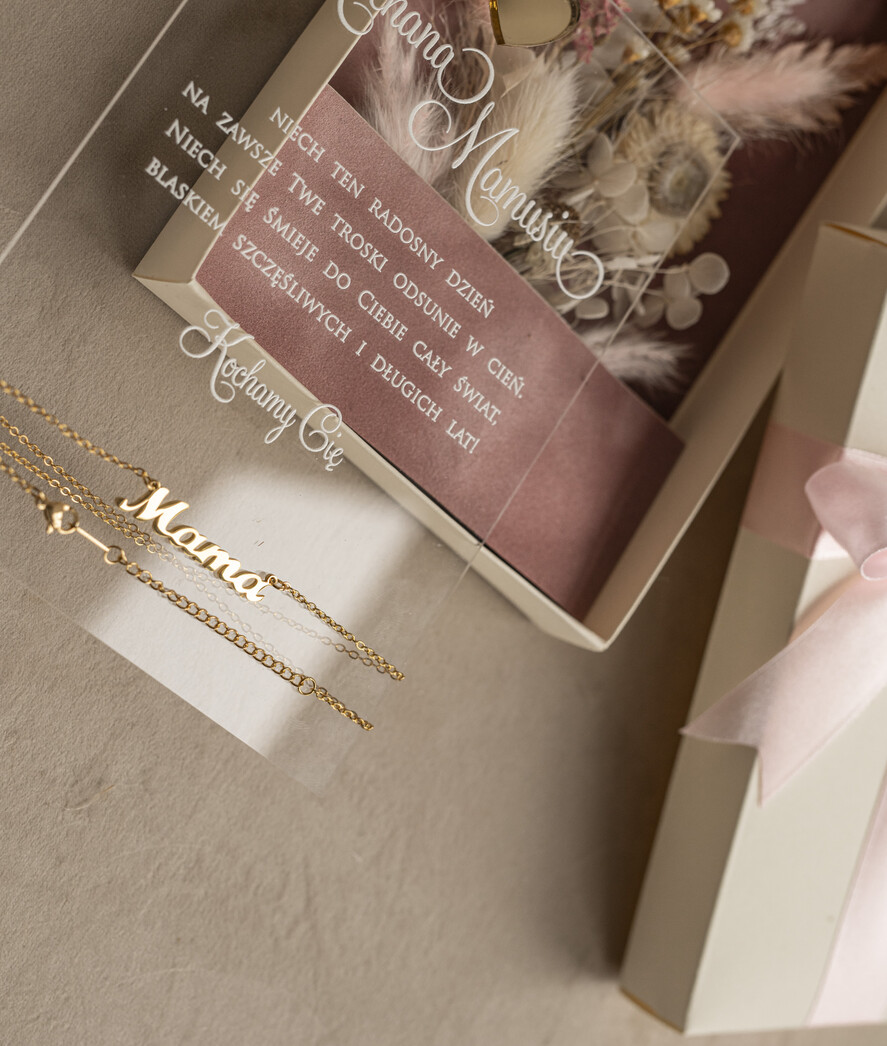 Prezenty dla Mamy biżuteria, pudełka, szkatułki na biżuterie łańcuszek dla Mamy eleganckie pudełko z kwiatami i życzeniami dla Mamy, flower box, prezent dla Mamy, pudełko z kwiatami dla Mamy, pomysł na prezent na dzień Mamy1