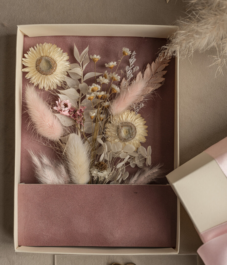 Prezenty dla Mamy biżuteria, pudełka, szkatułki na biżuterie łańcuszek dla Mamy eleganckie pudełko z kwiatami i życzeniami dla Mamy, flower box, prezent dla Mamy, pudełko z kwiatami dla Mamy, pomysł na prezent na dzień Mamy8