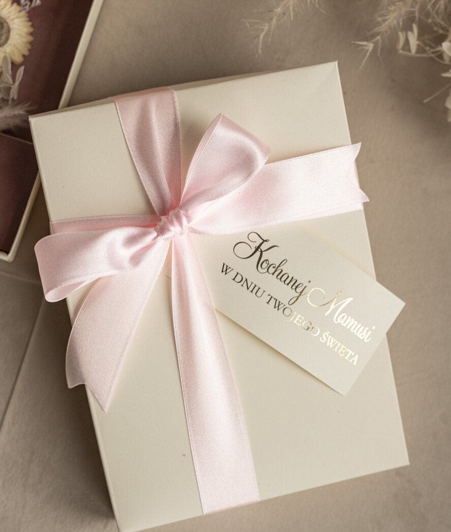 Prezenty dla Mamy biżuteria, pudełka, szkatułki na biżuterie łańcuszek dla Mamy eleganckie pudełko z kwiatami i życzeniami dla Mamy, flower box, prezent dla Mamy, pudełko z kwiatami dla Mamy, pomysł na prezent na dzień Mamy7