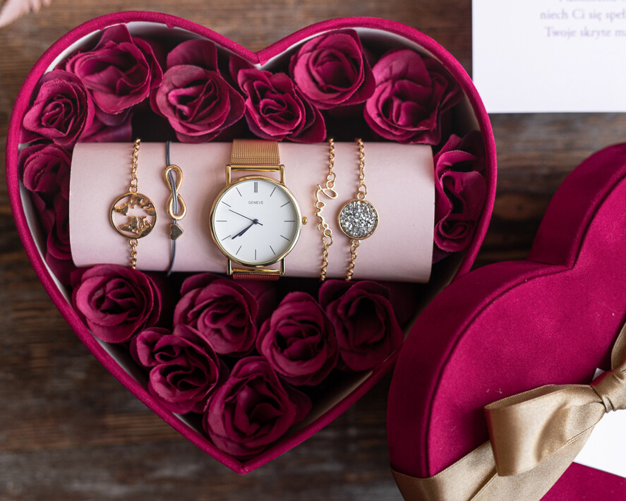 Prezenty dla Mamy biżuteria, pudełka, szkatułki na biżuterie Prezent na Dzień Mamy Serce Zegarek i bransoletki love i nieskończoność Upominek Dla Mamy Flowerbox z biżuterią3