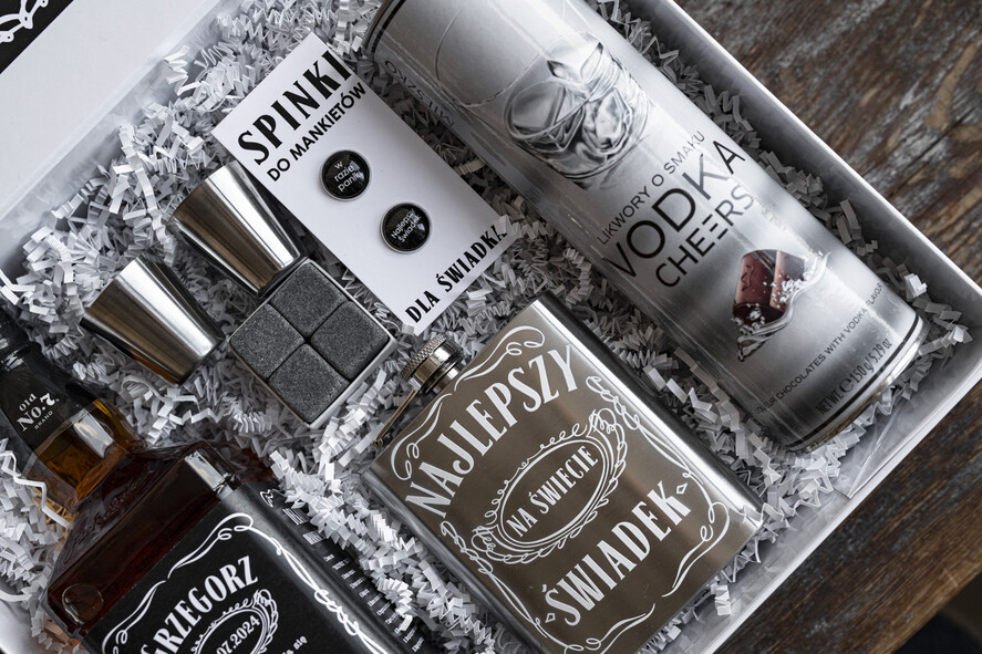 Prezenty dla świadków boxy prezentowe dla Świadka pudełko prezentowe dla świadka czy zostaniesz moim świadkiem, etykieta na butelkę, GIFTBOXB DLA ŚWIADKA ZE SPINKAMI I PIERSIÓWKĄ, prezent dla świadka5