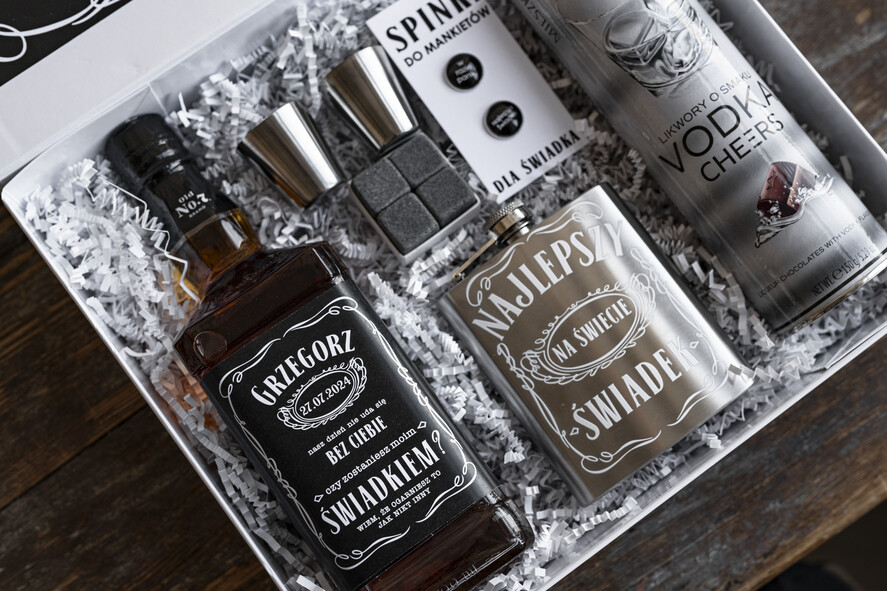 Prezenty dla świadków boxy prezentowe dla Świadka pudełko prezentowe dla świadka czy zostaniesz moim świadkiem, etykieta na butelkę, GIFTBOXB DLA ŚWIADKA ZE SPINKAMI I PIERSIÓWKĄ, prezent dla świadka8