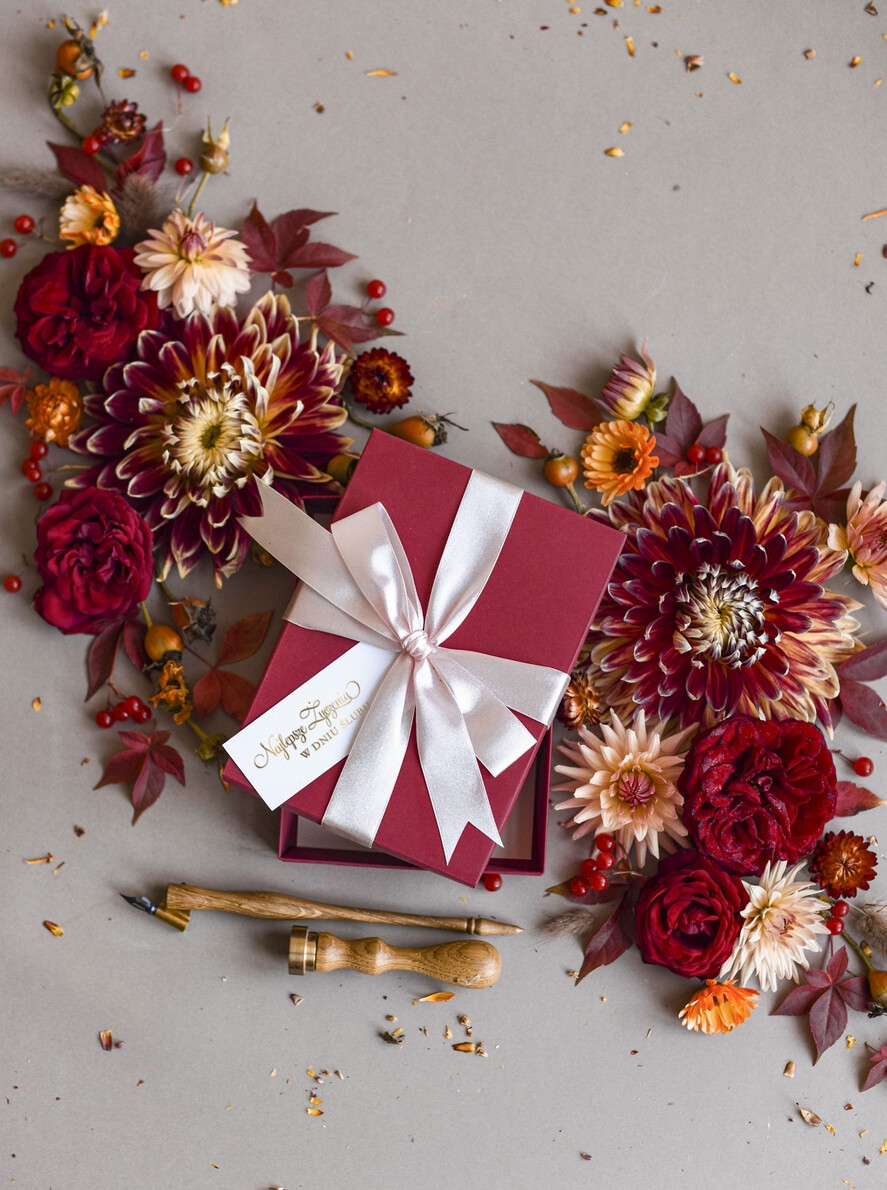 Prezenty dla Młodej Pary flowerbox, kartki z życzeniami, pudełka na prezenty Kreatywne pomysły na prezent ślubny dla Młodej Pary kartka w pudełku dla Mlodej Pary, życzenia dla Pary Mlodej na pleksi1