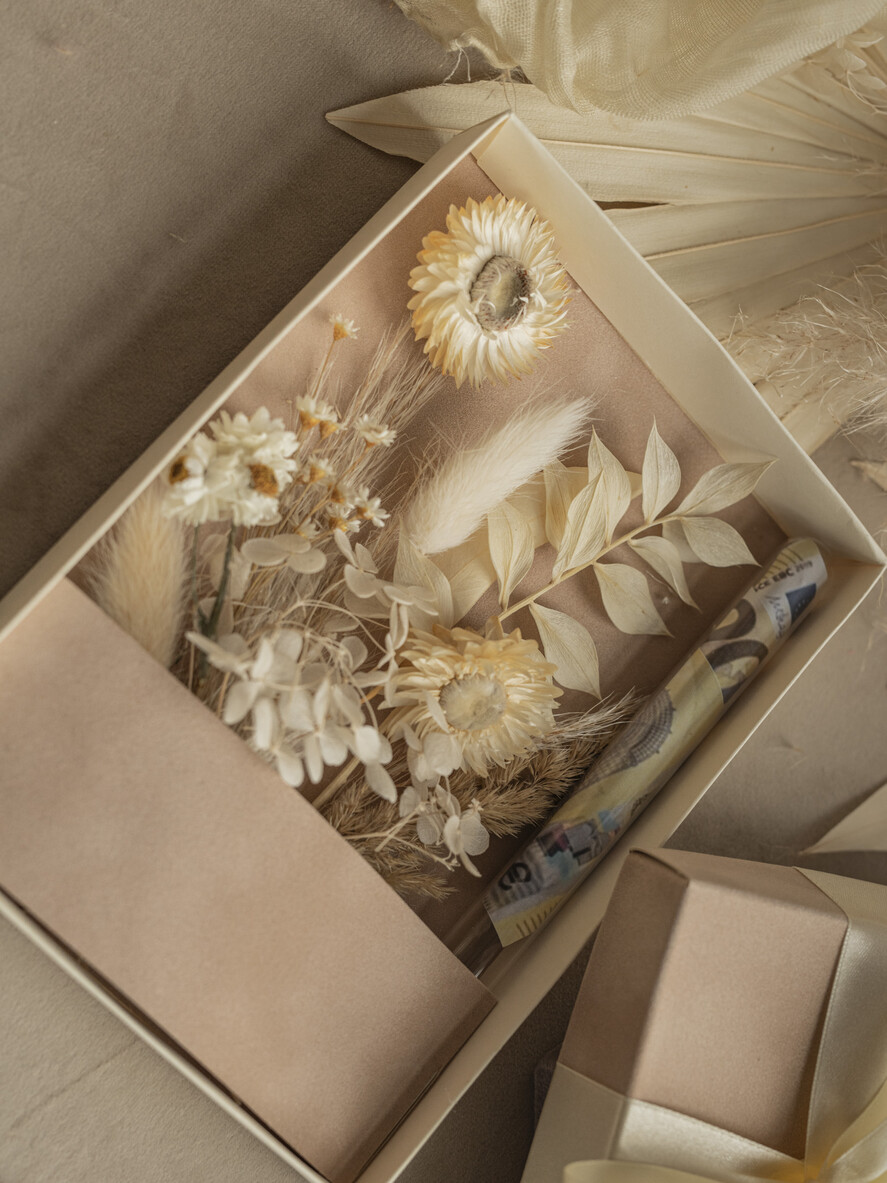 Prezenty dla Młodej Pary flowerbox, kartki z życzeniami, pudełka na prezenty bezowy upominek dla Młodej Pary zamiast kwiatów, Pamiątka Ślubna wraz z życzeniami pudełko na pieniądze dla Nowożeńców, kartka z życzeniami dla Pary Młodej 14