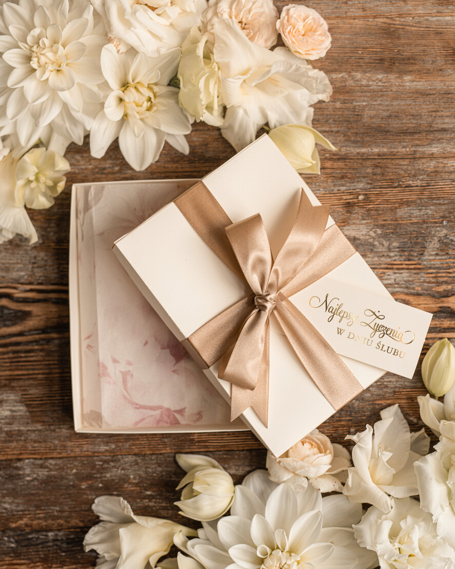 Prezenty dla Młodej Pary flowerbox, kartki z życzeniami, pudełka na prezenty Praktyczny Prezent ślubny dla Młodej Pary2