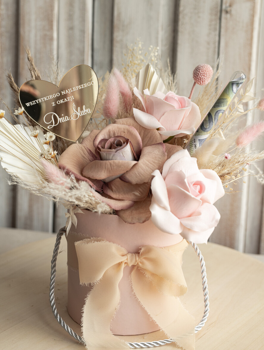 Prezenty dla Młodej Pary flowerbox, kartki z życzeniami, pudełka na prezenty kwiaty dla Pary Młodej flowerbox z suszonych kwiatów, pomysł na wręczenie pieniędzy Parze Młodej, kwiaty dla Pary Młodej w pudełku, kompozycja z suszonych kwiatów 0