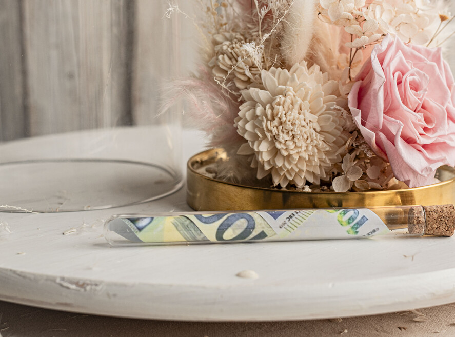 Prezenty dla Młodej Pary flowerbox, kartki z życzeniami, pudełka na prezenty Pomysł na prezent ślubny dla Młodej Pary, pomysł na wręczenie pieniędzy Młodej Parze, co zamiast kwiatów fiolka na pieniądze, kwiaty w szkle, suszone kwiaty w kopule4
