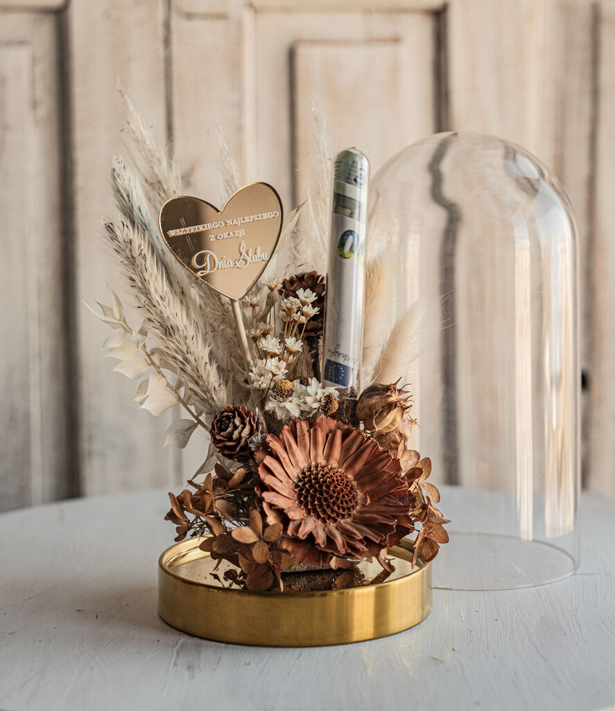 Prezenty dla Młodej Pary flowerbox, kartki z życzeniami, pudełka na prezenty prezenty z okazji ślubu dla Pary Młodej, kwiaty w szklanej kopule, kompozycja kwiatowa w szklanej kopule, fiolka na pieniądze dla młodej pary, suszone kwiaty w szkle9