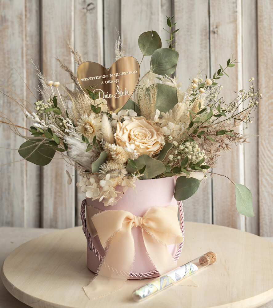 Prezenty dla Młodej Pary flowerbox, kartki z życzeniami, pudełka na prezenty kwiaty dla Pary Młodej flowerbox z suszonych kwiatów, pomysł na wręczenie pieniędzy Parze Młodej, kwiaty dla Pary Młodej w pudełku, kompozycja z suszonych kwiatów 8