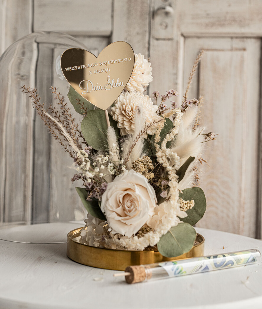 Prezenty dla Młodej Pary flowerbox, kartki z życzeniami, pudełka na prezenty Pomysł na prezent ślubny dla Młodej Pary, pomysł na wręczenie pieniędzy Młodej Parze, co zamiast kwiatów fiolka na pieniądze, kwiaty w szkle, suszone kwiaty w kopule2