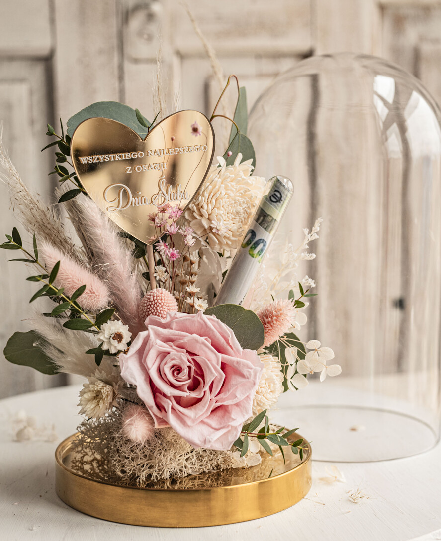 Prezenty dla Młodej Pary flowerbox, kartki z życzeniami, pudełka na prezenty prezenty z okazji ślubu dla Pary Młodej, w co zapakować pieniądze dla pary młodej, kompozycja kwiatowa w szklanej kopule, fiolka na pieniądze dla młodej pary, różowo zielony flowerbox3